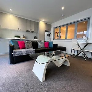 Envy 30 Luxe 1 Bedroom Executive In The Heart Of Braddon Wine Wifi Secure Parking Apartment